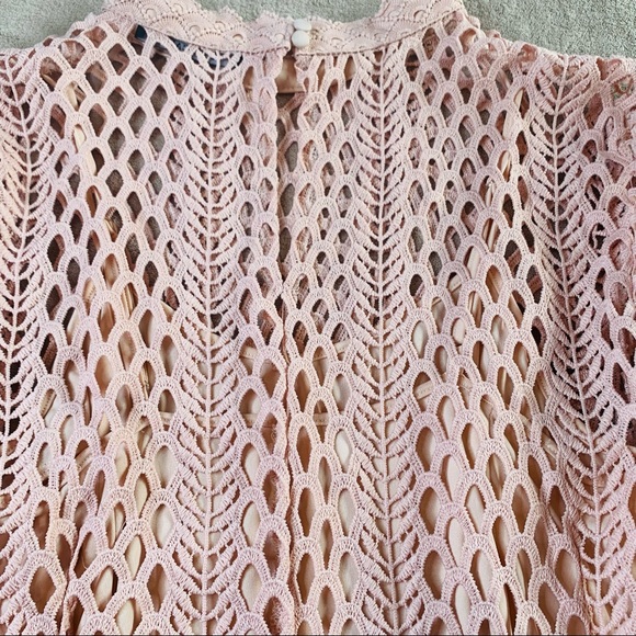 DOLCE CABO Satin Bell Sleeve Lace Blouse With Attached Camisole Women's Size M - Picture 9 of 13